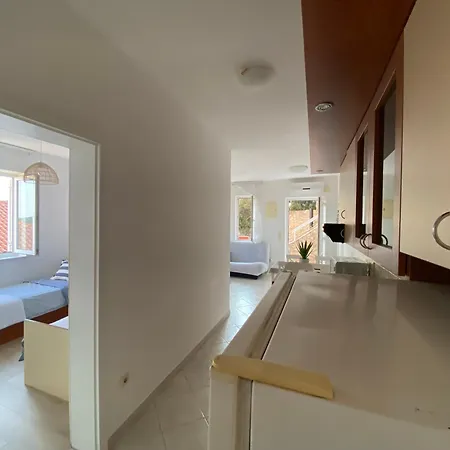 Seaspray Apartments Tisno Apartment