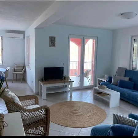Apartment Seaspray Apartments Tisno