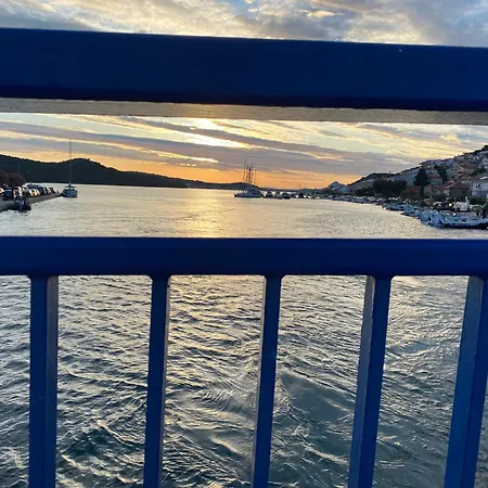 Apartment Seaspray Apartments Tisno