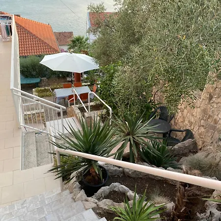 Seaspray Apartments Tisno Apartment