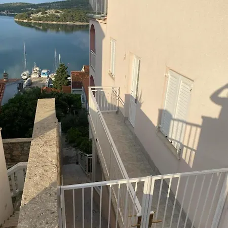Seaspray Apartments Tisno *