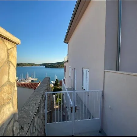Seaspray Apartments Tisno *