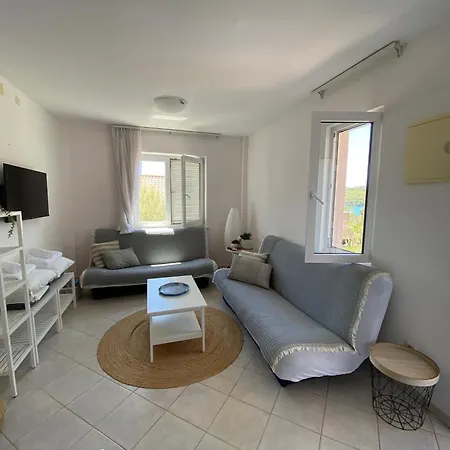 Seaspray Apartments Tisno Apartment
