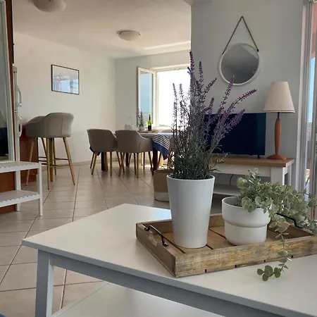 Seaspray Apartments Tisno Apartment