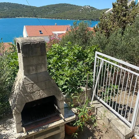 Apartment Seaspray Apartments Tisno